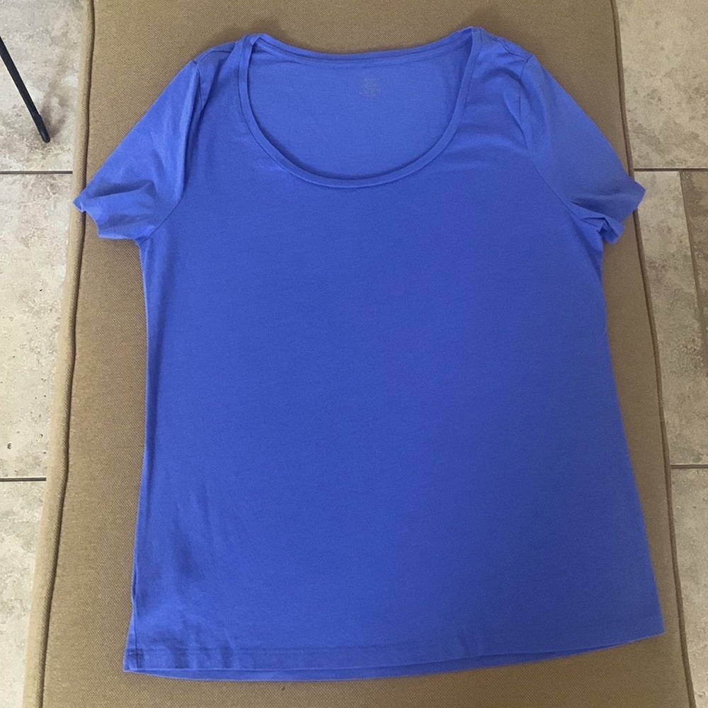 LOFT Periwinkle t-shirt size L